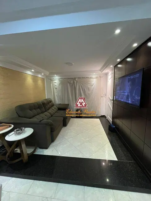 Sobrado com 3 quartos à venda, 125m2 em Portal dos Gramados, Guarulhos - SP - imagem 1 Foto 1 de Sobrado com 3 quartos à venda, 125m2 em Portal dos Gramados, Guarulhos - SP