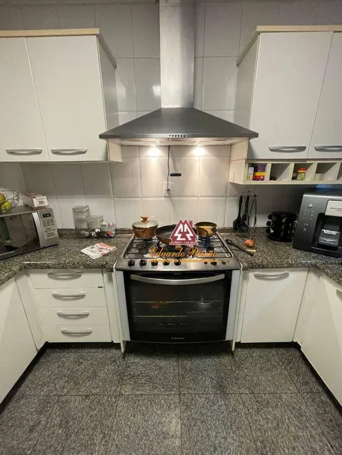 Sobrado com 3 quartos à venda, 125m2 em Portal dos Gramados, Guarulhos - SP - imagem 4 Foto 4 de Sobrado com 3 quartos à venda, 125m2 em Portal dos Gramados, Guarulhos - SP