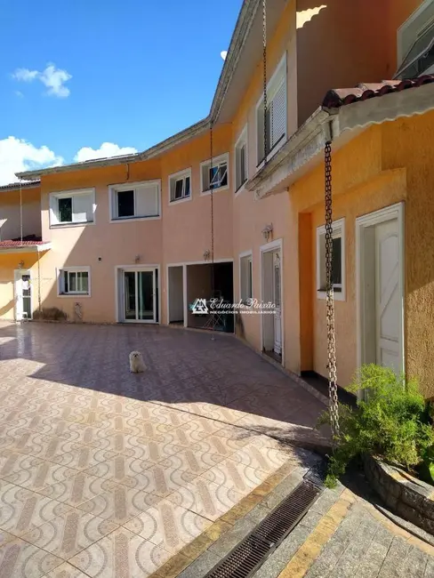 Sobrado com 5 quartos à venda, 1490m2 em Caputera, Aruja - SP - imagem 4 Foto 4 de Sobrado com 5 quartos à venda, 1490m2 em Caputera, Aruja - SP