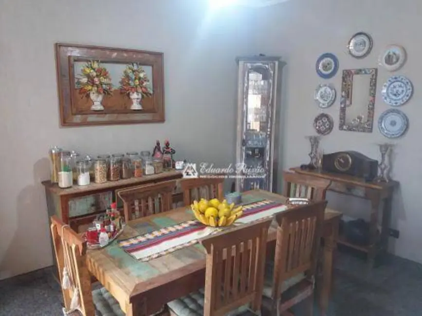 Sobrado com 3 quartos à venda, 147m2 em Vila Galvão, Guarulhos - SP - imagem 4 Foto 4 de Sobrado com 3 quartos à venda, 147m2 em Vila Galvão, Guarulhos - SP