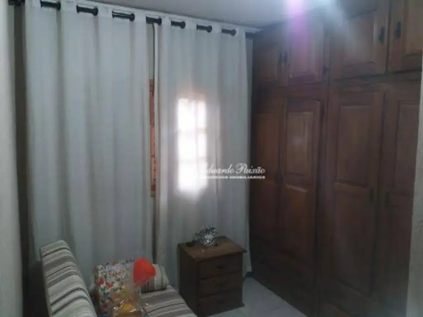 Sobrado com 3 quartos à venda, 147m2 em Vila Galvão, Guarulhos - SP - imagem 8 Foto 8 de Sobrado com 3 quartos à venda, 147m2 em Vila Galvão, Guarulhos - SP