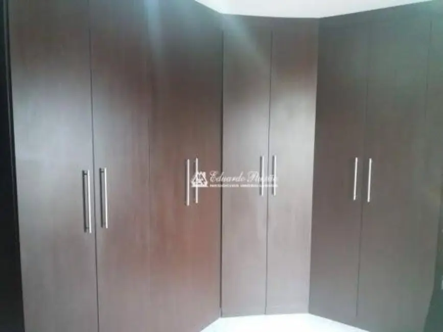 Sobrado com 3 quartos à venda, 147m2 em Vila Galvão, Guarulhos - SP - imagem 3 Foto 3 de Sobrado com 3 quartos à venda, 147m2 em Vila Galvão, Guarulhos - SP