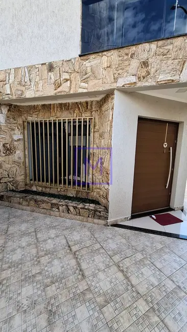 Sobrado com 4 quartos à venda, 256m2 em Penha de França, São Paulo - SP - imagem 4 Foto 4 de Sobrado com 4 quartos à venda, 256m2 em Penha de França, São Paulo - SP