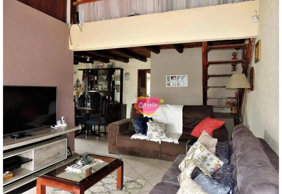 Casa com 8 quartos à venda, 225m2 em Armação do Pântano do Sul, Florianopolis - SC - imagem 4 Foto 4 de Casa com 8 quartos à venda, 225m2 em Armação do Pântano do Sul, Florianopolis - SC