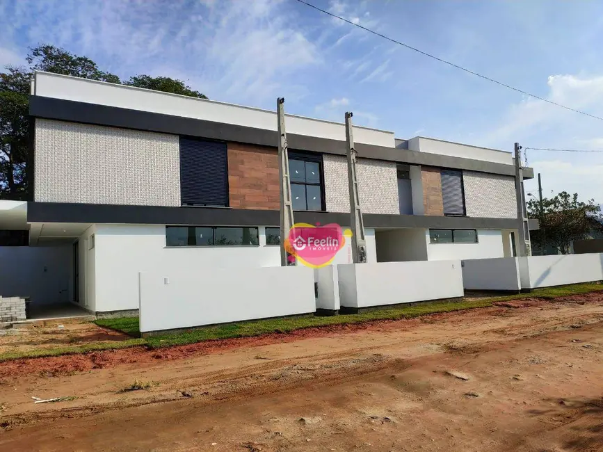 Foto 1 de Casa com 3 quartos à venda, 150m2 em Rio Tavares, Florianopolis - SC