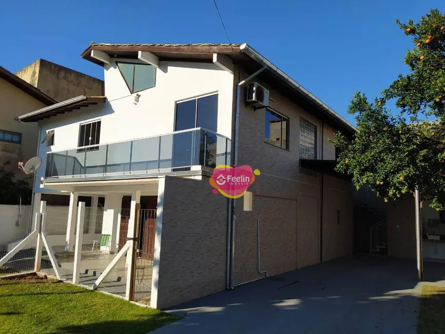 Foto 28 de Casa com 3 quartos para alugar, 250m2 em Campeche, Florianopolis - SC