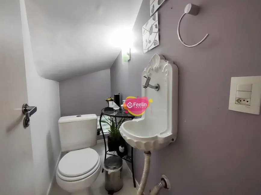 Casa com 4 quartos à venda, 268m2 em Carianos, Florianopolis - SC - imagem 4 Foto 4 de Casa com 4 quartos à venda, 268m2 em Carianos, Florianopolis - SC