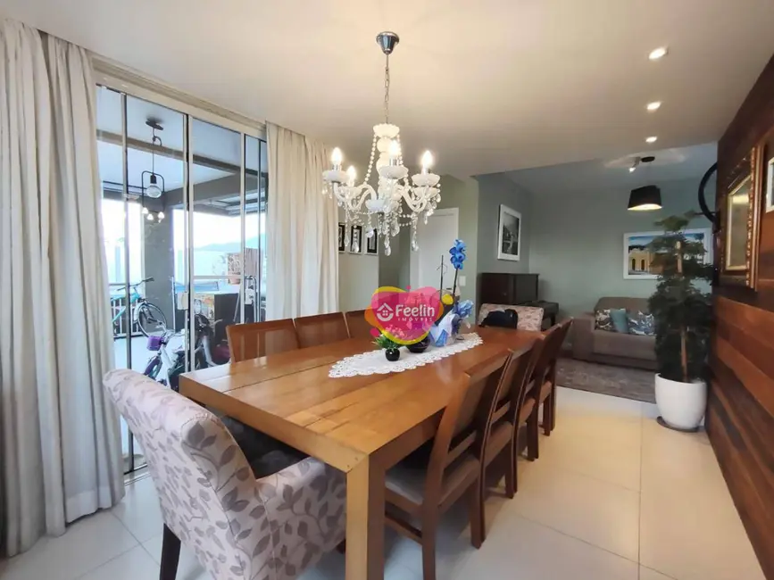 Casa com 4 quartos à venda, 268m2 em Carianos, Florianopolis - SC - imagem 7 Foto 7 de Casa com 4 quartos à venda, 268m2 em Carianos, Florianopolis - SC