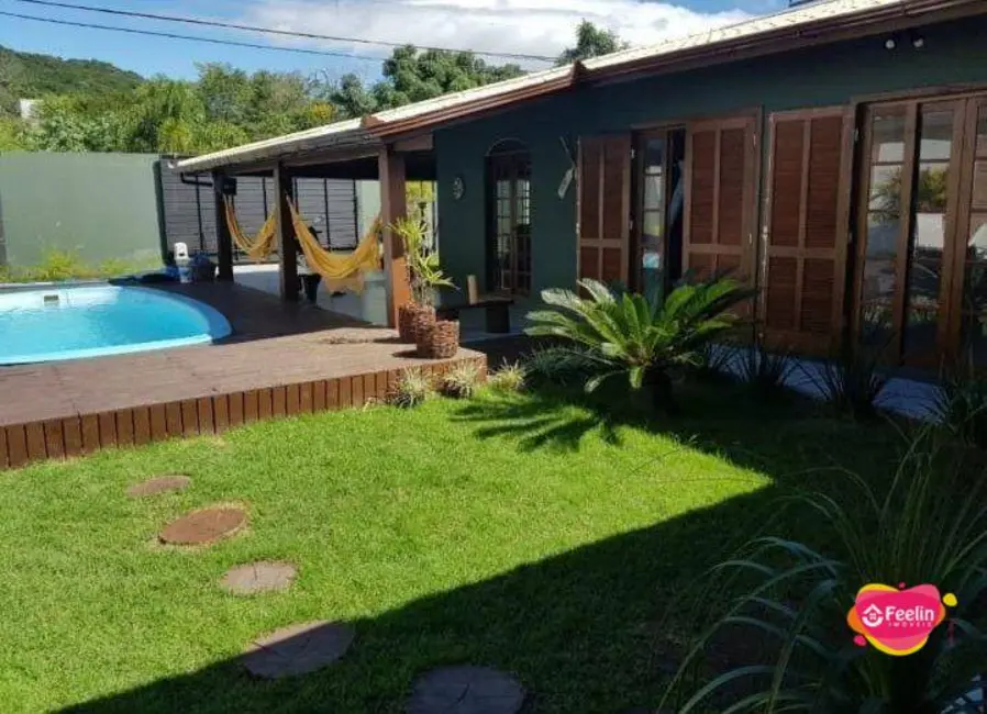 Foto 1 de Casa com 4 quartos à venda, 450m2 em Rio Tavares, Florianopolis - SC