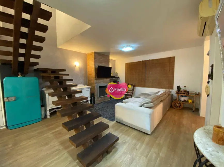 Casa com 4 quartos à venda, 363m2 em Carianos, Florianopolis - SC - imagem 8 Foto 8 de Casa com 4 quartos à venda, 363m2 em Carianos, Florianopolis - SC