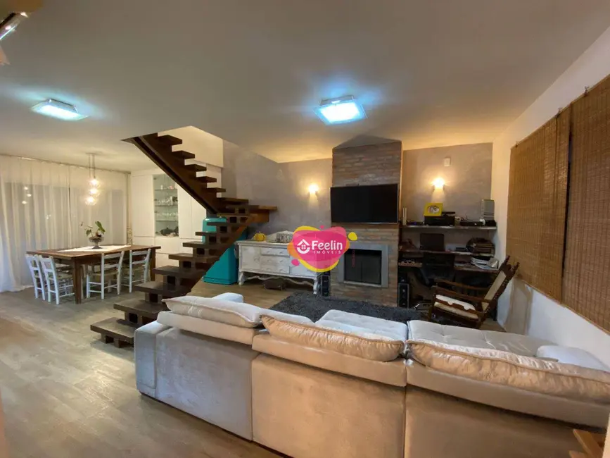 Casa com 4 quartos à venda, 363m2 em Carianos, Florianopolis - SC - imagem 9 Foto 9 de Casa com 4 quartos à venda, 363m2 em Carianos, Florianopolis - SC