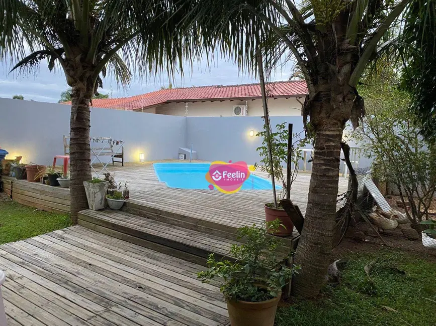Casa com 4 quartos à venda, 363m2 em Carianos, Florianopolis - SC - imagem 3 Foto 3 de Casa com 4 quartos à venda, 363m2 em Carianos, Florianopolis - SC