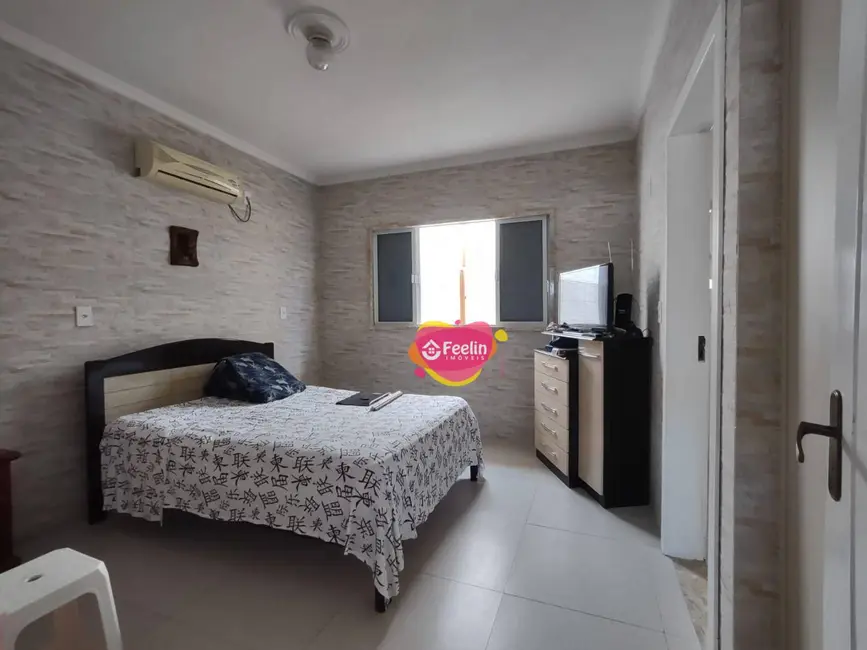 Casa com 3 quartos à venda, 444m2 em Carianos, Florianopolis - SC - imagem 9 Foto 9 de Casa com 3 quartos à venda, 444m2 em Carianos, Florianopolis - SC