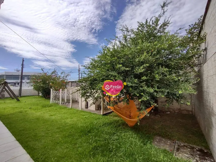 Casa com 3 quartos à venda, 444m2 em Carianos, Florianopolis - SC - imagem 7 Foto 7 de Casa com 3 quartos à venda, 444m2 em Carianos, Florianopolis - SC