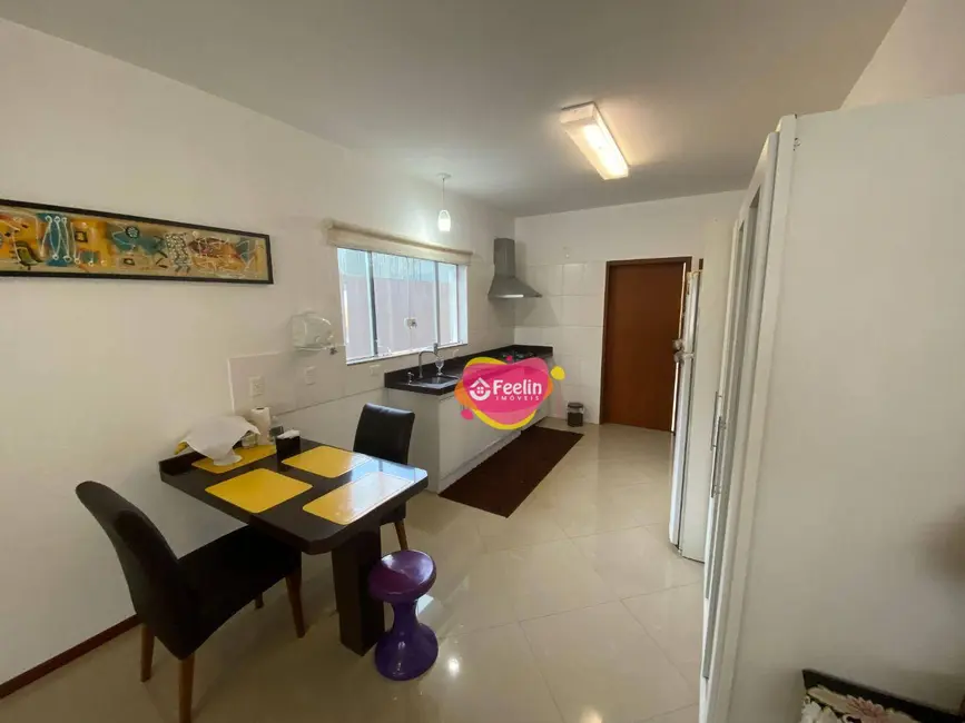 Casa com 3 quartos à venda, 360m2 em Carianos, Florianopolis - SC - imagem 6 Foto 6 de Casa com 3 quartos à venda, 360m2 em Carianos, Florianopolis - SC