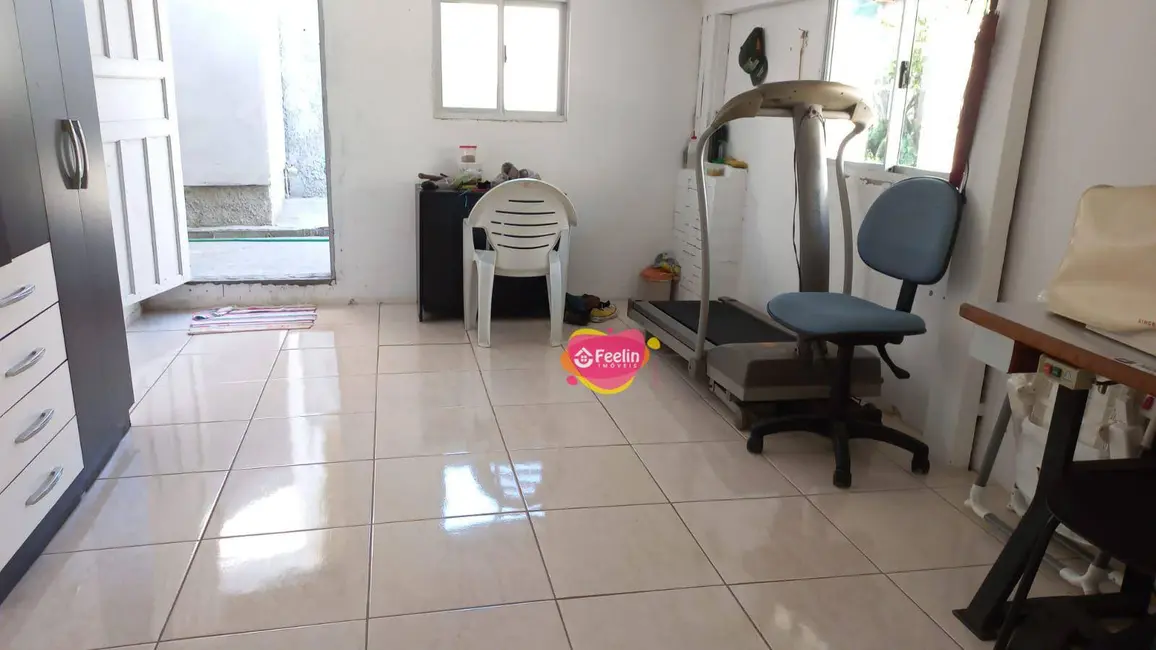 Casa com 3 quartos à venda, 1145m2 em Carianos, Florianopolis - SC - imagem 7 Foto 7 de Casa com 3 quartos à venda, 1145m2 em Carianos, Florianopolis - SC