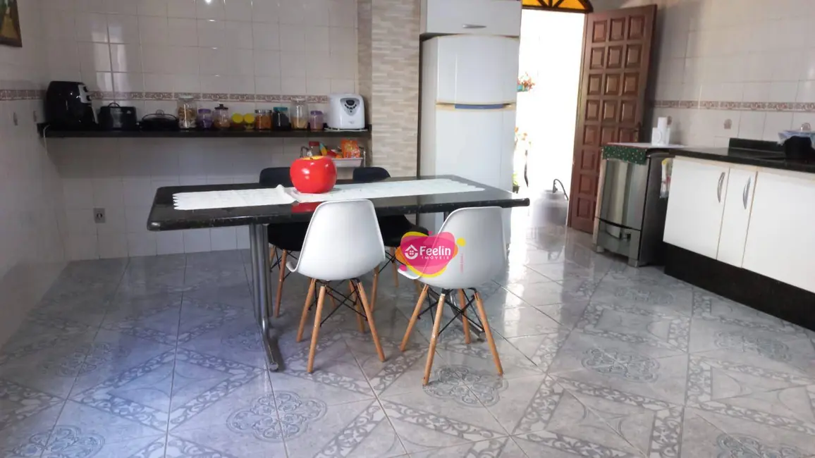 Casa com 3 quartos à venda, 1145m2 em Carianos, Florianopolis - SC - imagem 4 Foto 4 de Casa com 3 quartos à venda, 1145m2 em Carianos, Florianopolis - SC