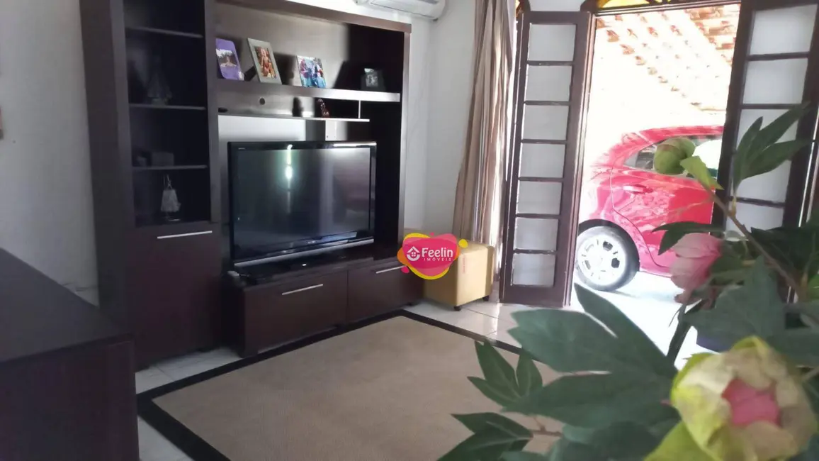 Casa com 3 quartos à venda, 1145m2 em Carianos, Florianopolis - SC - imagem 9 Foto 9 de Casa com 3 quartos à venda, 1145m2 em Carianos, Florianopolis - SC