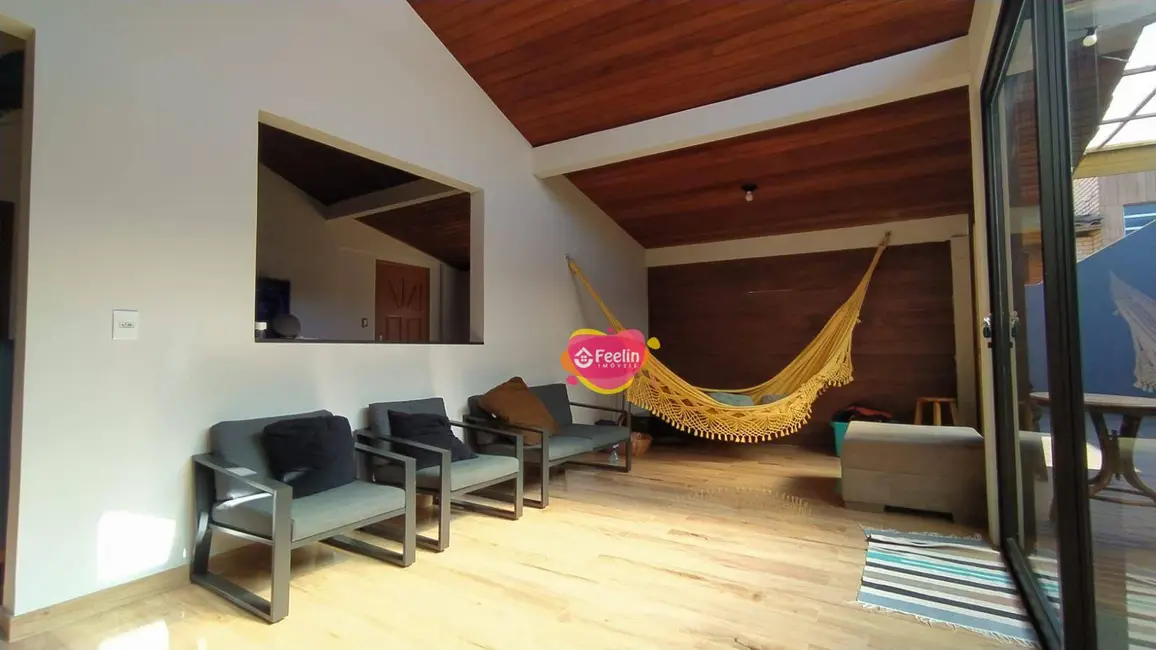 Casa com 3 quartos para alugar, 450m2 em Campeche, Florianopolis - SC - imagem 9 Foto 9 de Casa com 3 quartos para alugar, 450m2 em Campeche, Florianopolis - SC