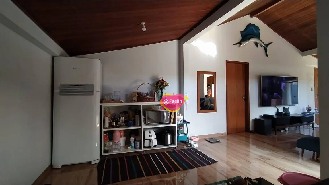 Casa com 3 quartos para alugar, 450m2 em Campeche, Florianopolis - SC - imagem 4 Foto 4 de Casa com 3 quartos para alugar, 450m2 em Campeche, Florianopolis - SC