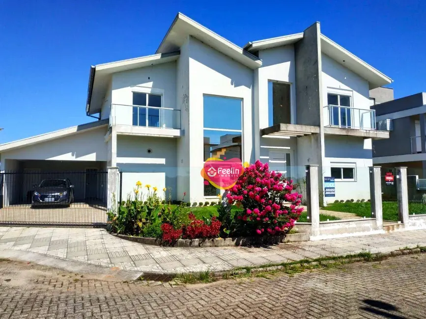 Casa com 3 quartos à venda, 450m2 em Florianopolis - SC - imagem 1 Foto 1 de Casa com 3 quartos à venda, 450m2 em Florianopolis - SC