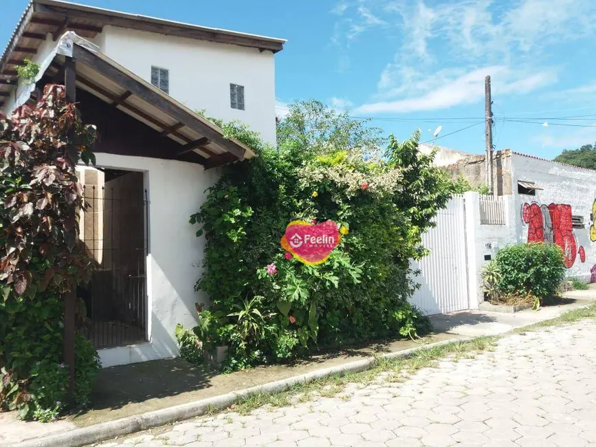 Foto 1 de Casa com 6 quartos à venda, 198m2 em Florianopolis - SC