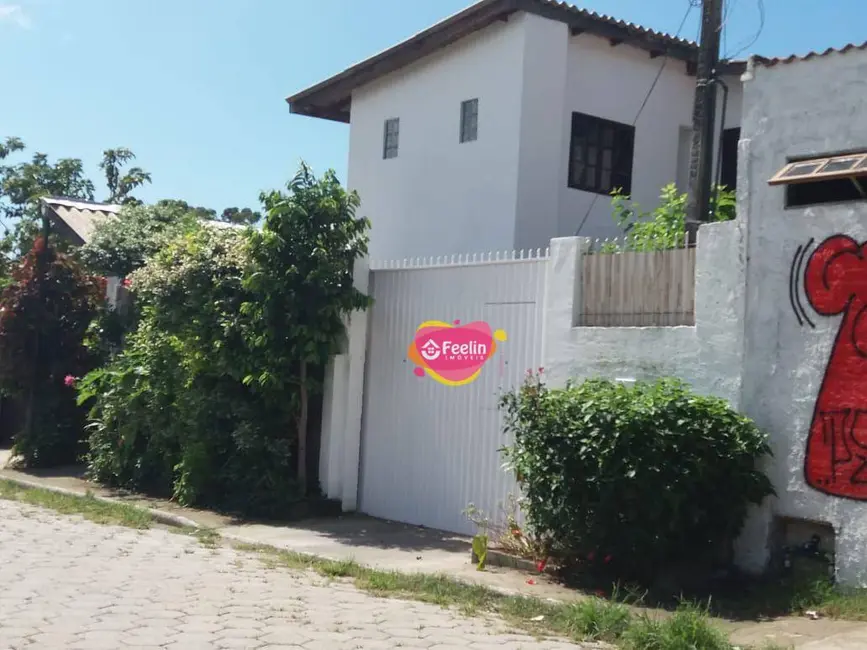 Casa com 6 quartos à venda, 198m2 em Florianopolis - SC - imagem 3 Foto 3 de Casa com 6 quartos à venda, 198m2 em Florianopolis - SC