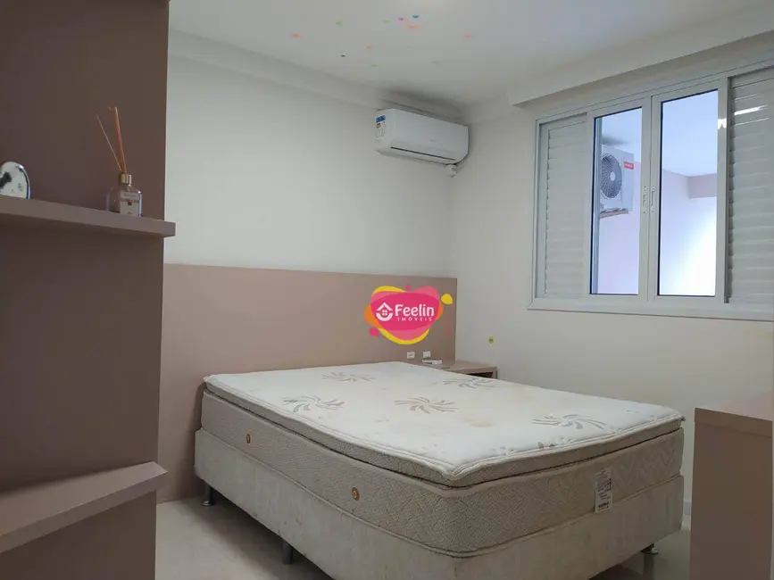 Casa com 3 quartos para alugar, 350m2 em Campeche, Florianopolis - SC - imagem 8 Foto 8 de Casa com 3 quartos para alugar, 350m2 em Campeche, Florianopolis - SC