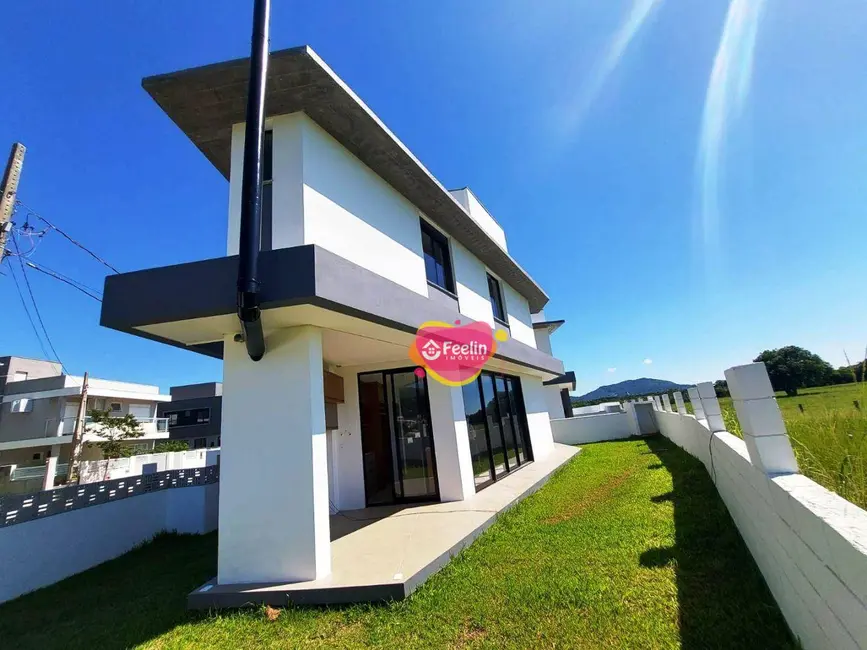 Casa com 3 quartos à venda, 254m2 em Florianopolis - SC - imagem 3 Foto 3 de Casa com 3 quartos à venda, 254m2 em Florianopolis - SC