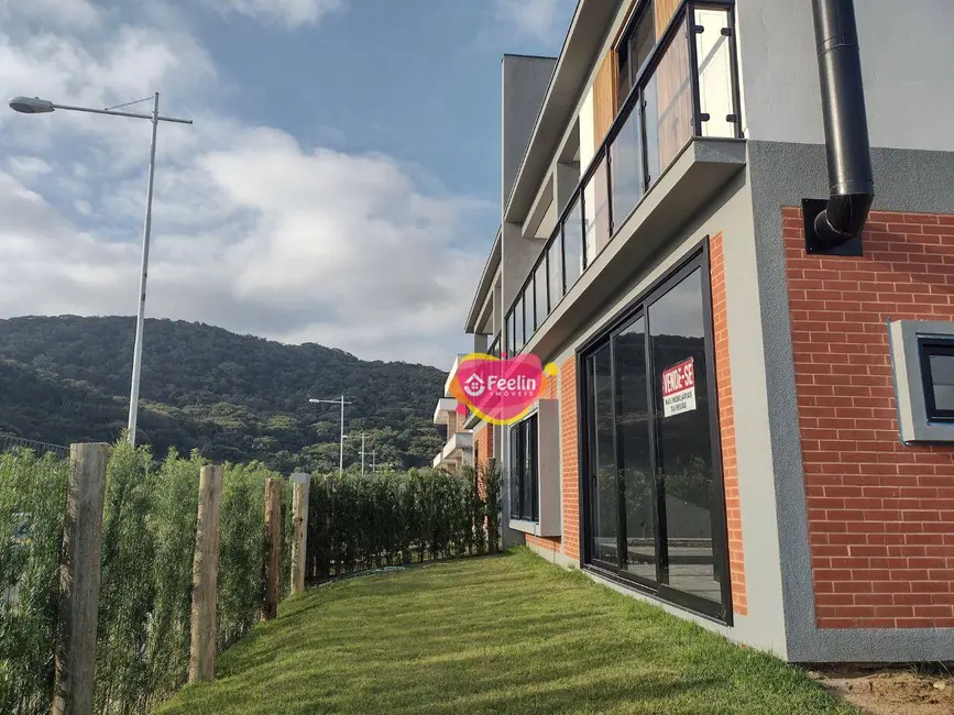 Foto 3 de Casa com 3 quartos à venda, 225m2 em Rio Tavares, Florianopolis - SC