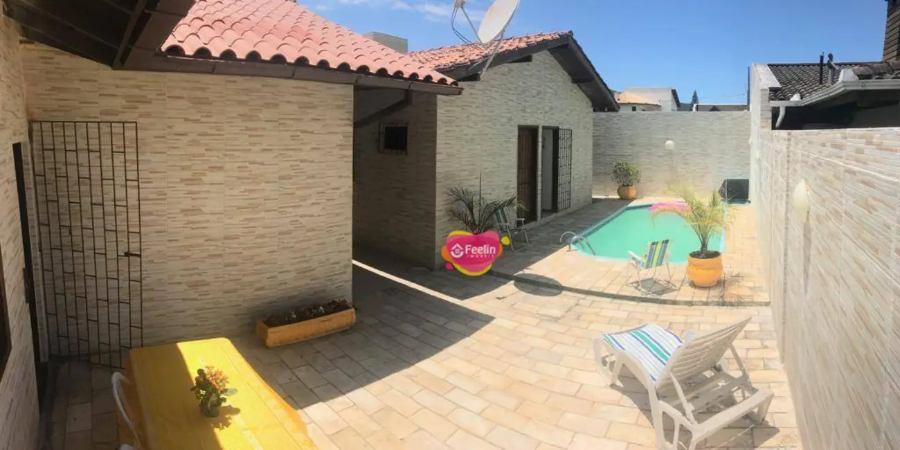 Casa com 5 quartos à venda, 450m2 em Pântano do Sul, Florianopolis - SC - imagem 1 Foto 1 de Casa com 5 quartos à venda, 450m2 em Pântano do Sul, Florianopolis - SC