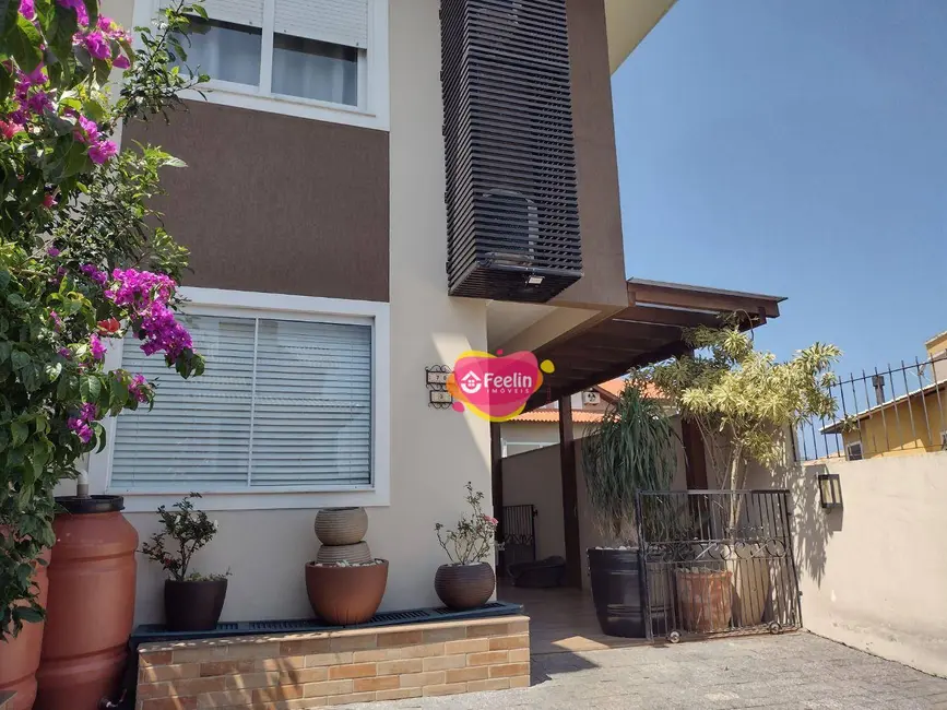 Foto 3 de Casa com 3 quartos à venda, 151m2 em Rio Tavares, Florianopolis - SC