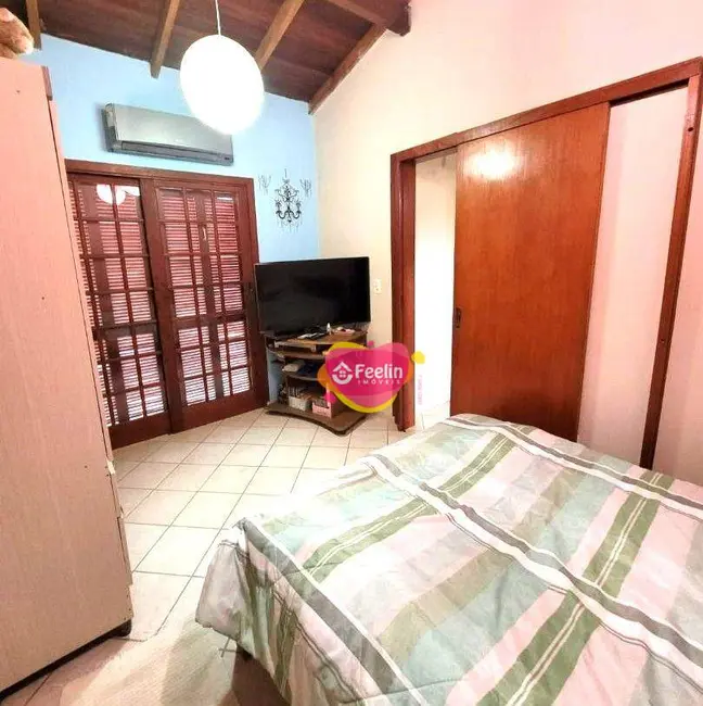 Casa com 4 quartos à venda, 408m2 em Rio Tavares, Florianopolis - SC - imagem 9 Foto 9 de Casa com 4 quartos à venda, 408m2 em Rio Tavares, Florianopolis - SC