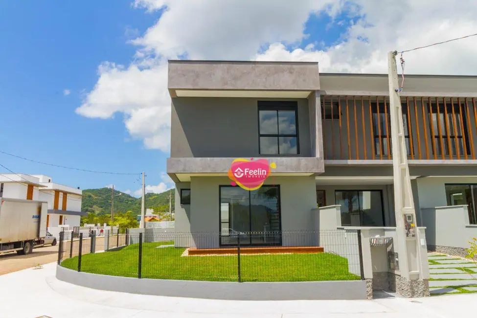 Foto 3 de Casa com 3 quartos à venda, 190m2 em Florianopolis - SC