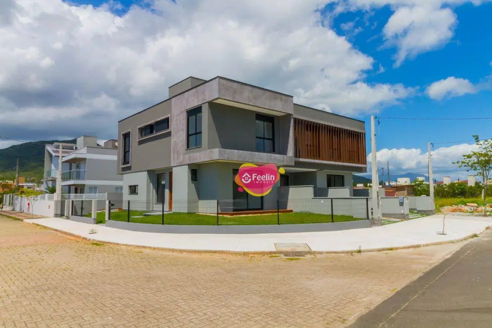 Foto 1 de Casa com 3 quartos à venda, 190m2 em Florianopolis - SC