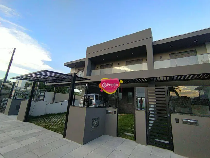 Foto 1 de Casa com 3 quartos à venda e para alugar, 147m2 em Campeche, Florianopolis - SC