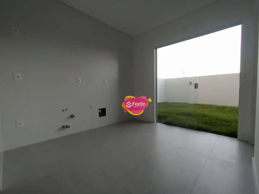 Casa com 3 quartos à venda e para alugar, 147m2 em Campeche, Florianopolis - SC - imagem 5 Foto 5 de Casa com 3 quartos à venda e para alugar, 147m2 em Campeche, Florianopolis - SC