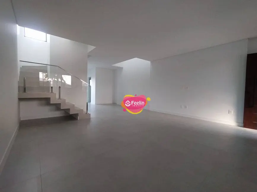 Casa com 3 quartos à venda e para alugar, 147m2 em Campeche, Florianopolis - SC - imagem 3 Foto 3 de Casa com 3 quartos à venda e para alugar, 147m2 em Campeche, Florianopolis - SC
