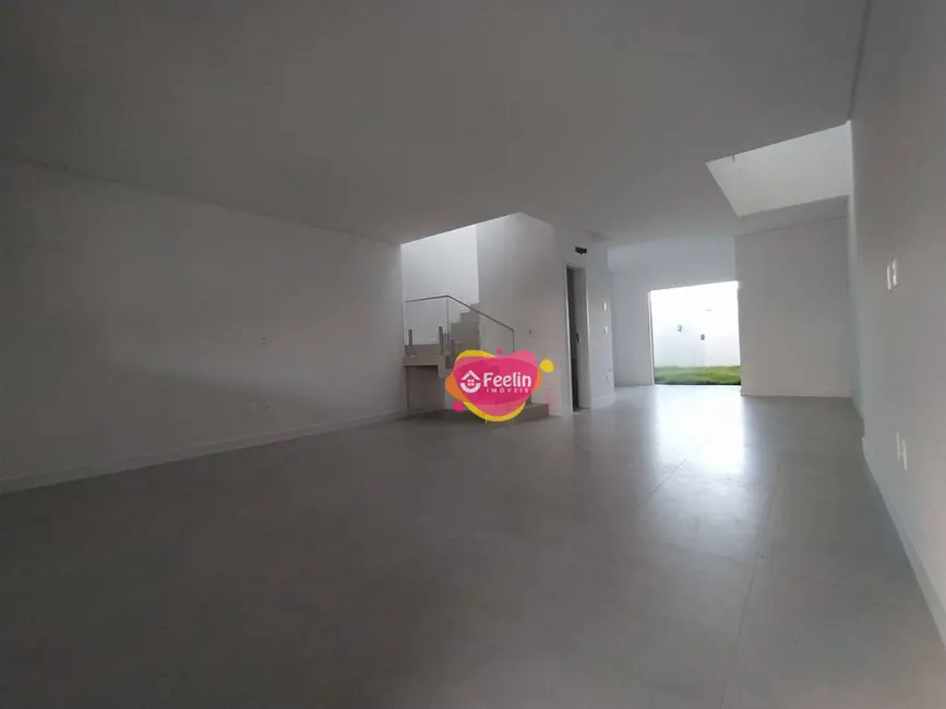 Foto 2 de Casa com 3 quartos à venda e para alugar, 147m2 em Campeche, Florianopolis - SC