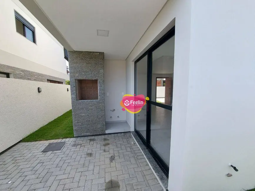 Casa com 3 quartos à venda, 161m2 em Campeche, Florianopolis - SC - imagem 4 Foto 4 de Casa com 3 quartos à venda, 161m2 em Campeche, Florianopolis - SC