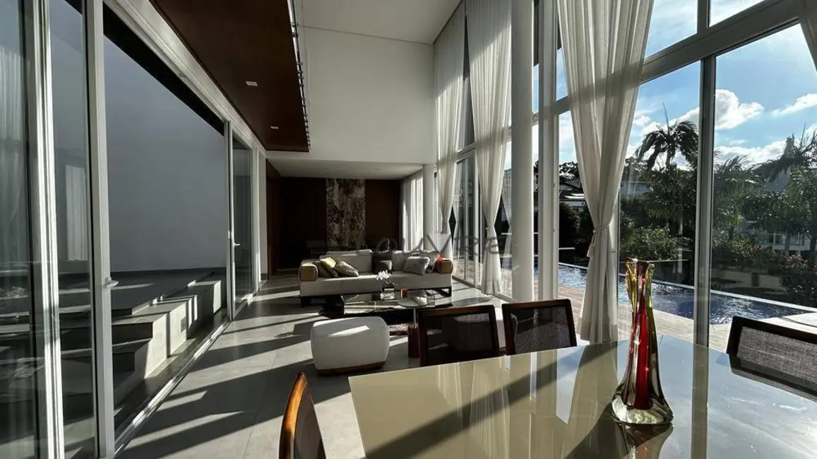 Foto 3 de Casa com 5 quartos à venda, 1000m2 em Jardim São Paulo II, Cotia - SP