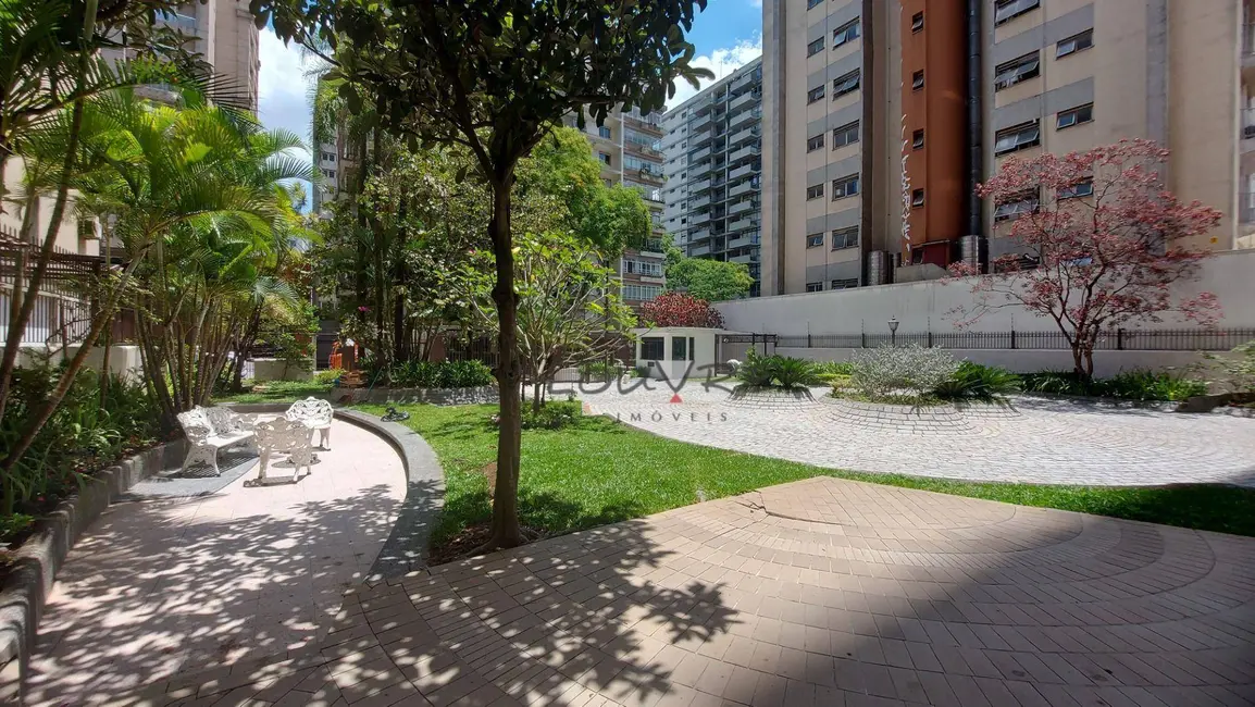 Foto 2 de Apartamento com 3 quartos à venda, 226m2 em Cerqueira César, São Paulo - SP