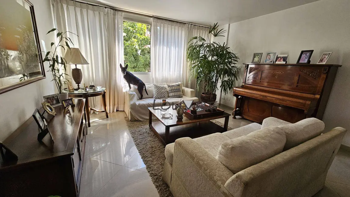 Apartamento com 3 quartos à venda, 131m2 em Moema, São Paulo - SP - imagem 3 Foto 3 de Apartamento com 3 quartos à venda, 131m2 em Moema, São Paulo - SP