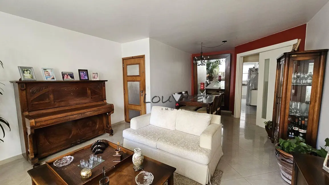 Apartamento com 3 quartos à venda, 131m2 em Moema, São Paulo - SP - imagem 4 Foto 4 de Apartamento com 3 quartos à venda, 131m2 em Moema, São Paulo - SP