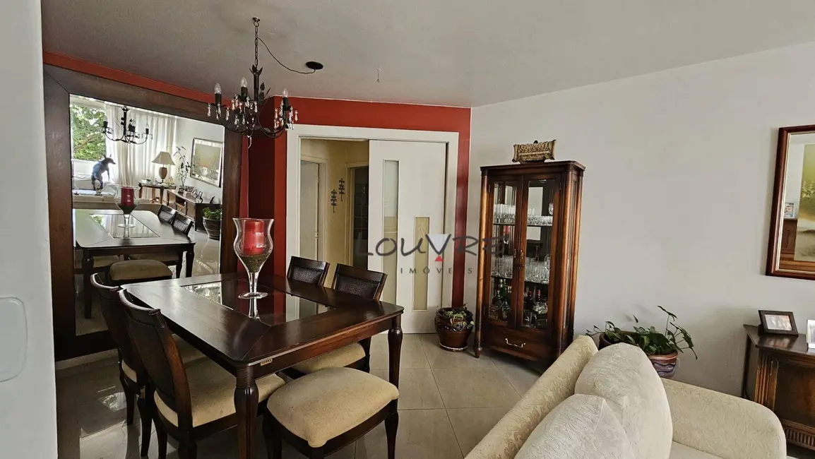 Apartamento com 3 quartos à venda, 131m2 em Moema, São Paulo - SP - imagem 2 Foto 2 de Apartamento com 3 quartos à venda, 131m2 em Moema, São Paulo - SP