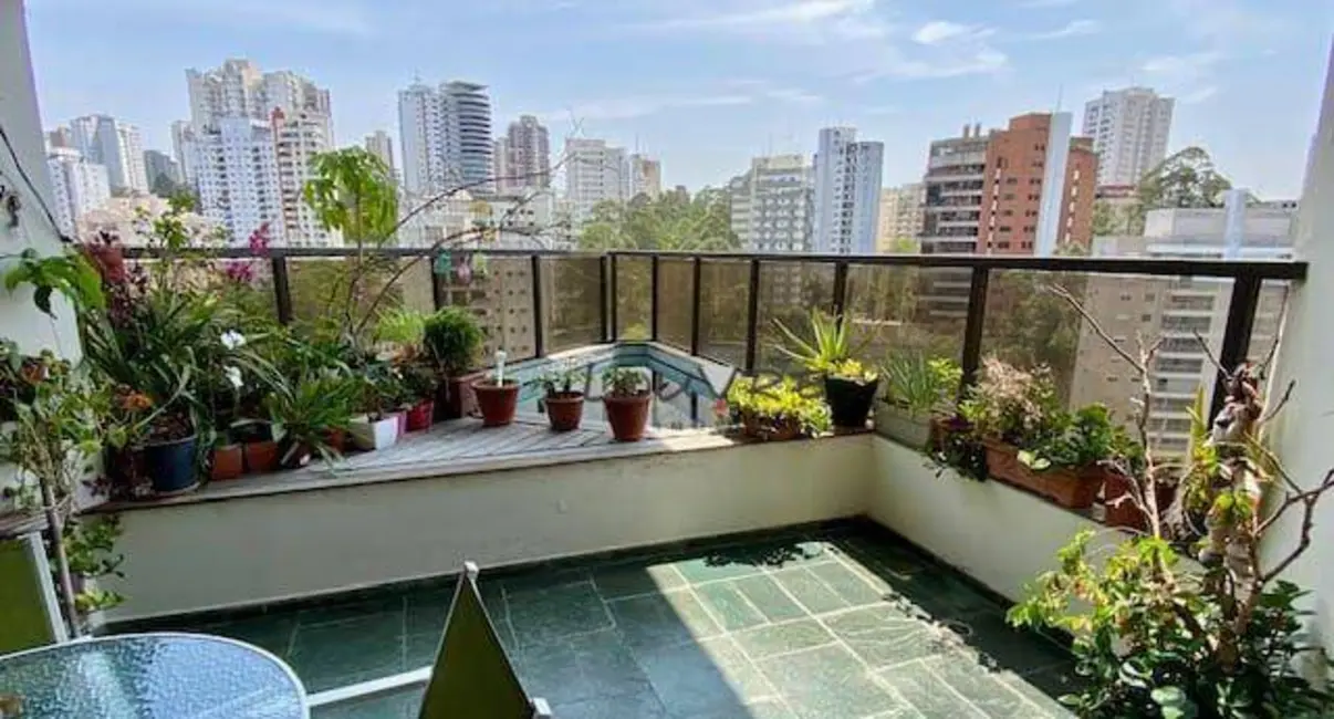 Apartamento com 3 quartos à venda, 198m2 em Vila Andrade, São Paulo - SP - imagem 3 Foto 3 de Apartamento com 3 quartos à venda, 198m2 em Vila Andrade, São Paulo - SP