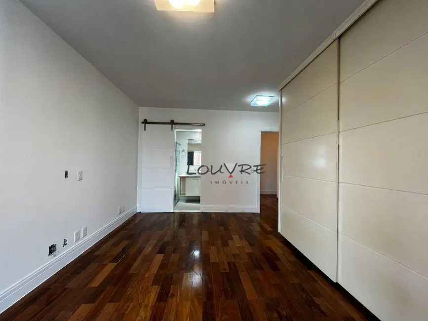 Apartamento com 3 quartos à venda, 143m2 em Moema, São Paulo - SP - imagem 3 Foto 3 de Apartamento com 3 quartos à venda, 143m2 em Moema, São Paulo - SP