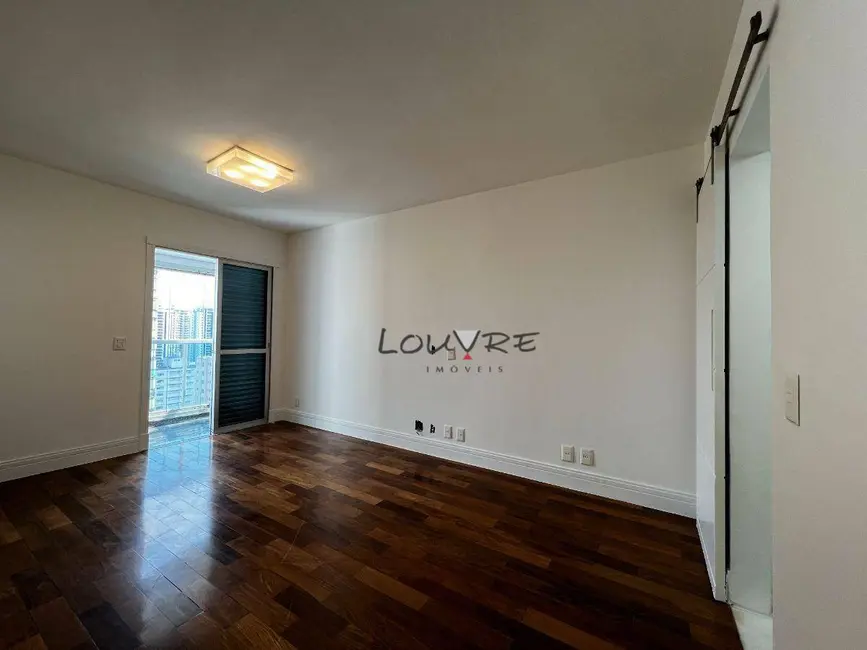 Apartamento com 3 quartos à venda, 143m2 em Moema, São Paulo - SP - imagem 4 Foto 4 de Apartamento com 3 quartos à venda, 143m2 em Moema, São Paulo - SP