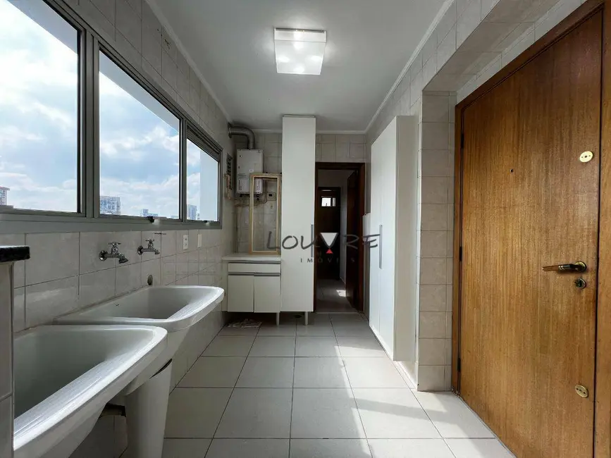 Apartamento com 3 quartos à venda, 143m2 em Moema, São Paulo - SP - imagem 6 Foto 6 de Apartamento com 3 quartos à venda, 143m2 em Moema, São Paulo - SP