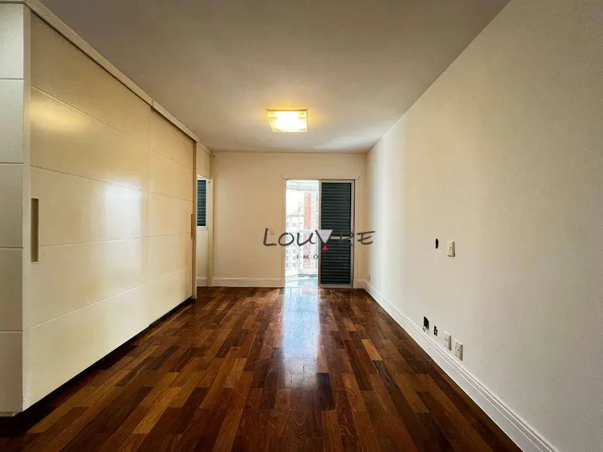Apartamento com 3 quartos à venda, 143m2 em Moema, São Paulo - SP - imagem 7 Foto 7 de Apartamento com 3 quartos à venda, 143m2 em Moema, São Paulo - SP